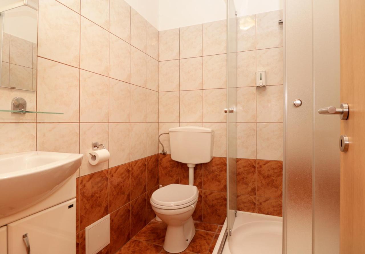 Beg Rooms Maribor Buitenkant foto