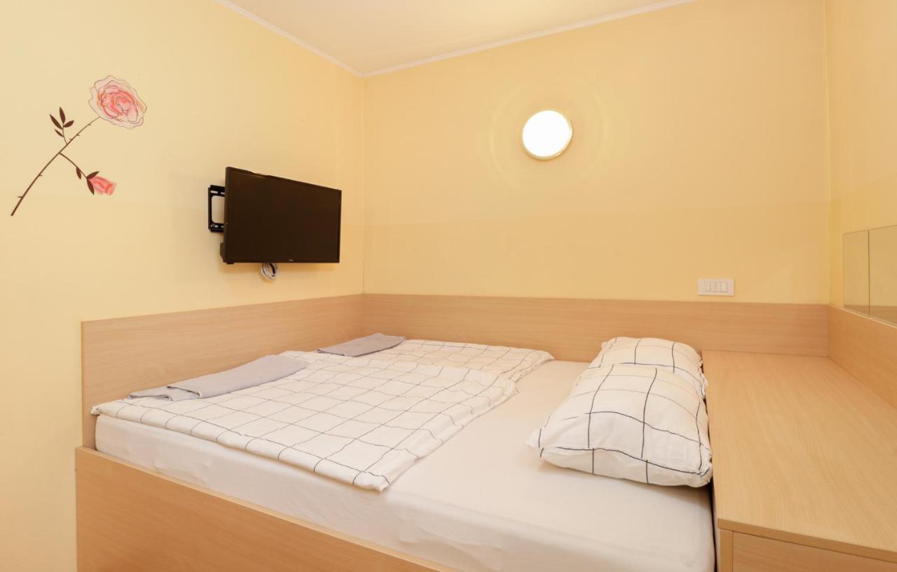 Beg Rooms Maribor Buitenkant foto