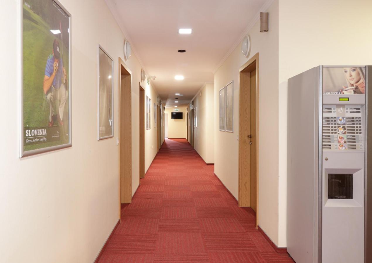 Beg Rooms Maribor Buitenkant foto