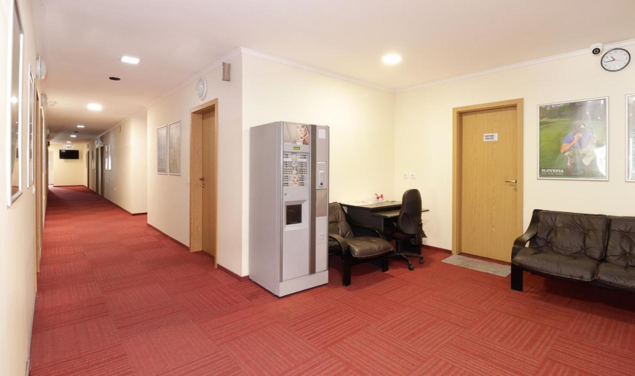 Beg Rooms Maribor Buitenkant foto