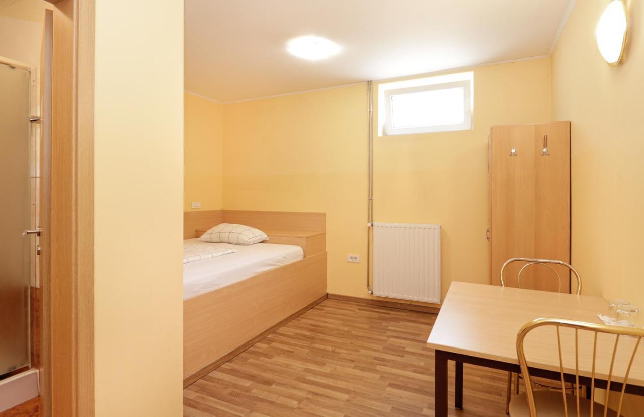 Beg Rooms Maribor Buitenkant foto